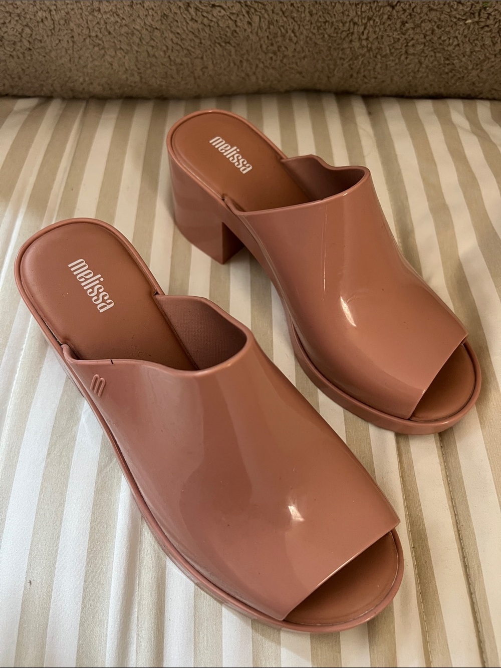 Melissa Women's Dusty Rose Open-Toe Block Heel Mules - Picture 2 of 6